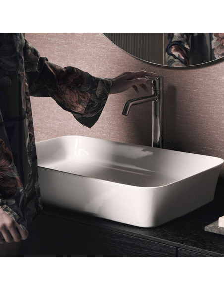 Ideal Standard Ipalyss ultra-thin countertop washbasin 55x38