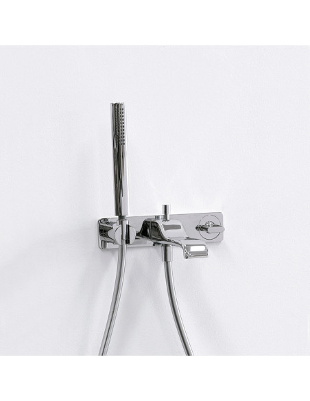 Flaminia Nokè Bathtub set: built-in single lever mixer with diverter, spout and hand shower