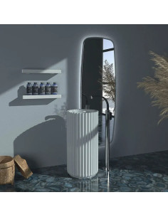 Flaminia Monosettecento Freestanding ceramic washbasin in the center of the room
