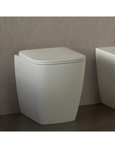Flaminia Play Plus LATTE Gosilent back-to-wall toilet and slim slow-closing toilet seat