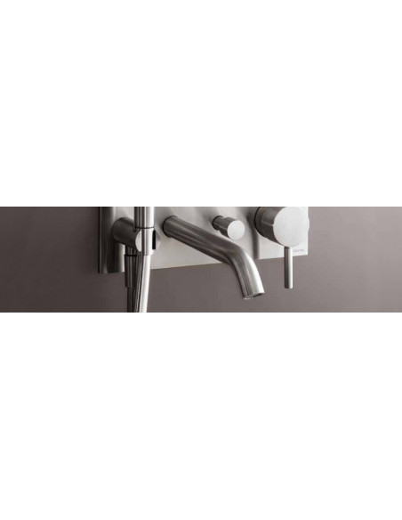 Thermostatic bath taps